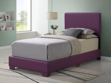 Load image into Gallery viewer, Elegant Platform Bed For Relaxed Spaces