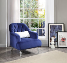 Load image into Gallery viewer, Elegant Traditional Armchair