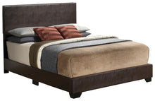 Load image into Gallery viewer, Elegant Platform Bed For Relaxed Spaces