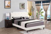Load image into Gallery viewer, Button Tufted Bed Charming For Cozy Spaces