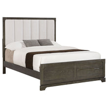 Load image into Gallery viewer, Harbington - Panel Bed