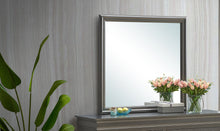 Load image into Gallery viewer, Traditional Wall Mirror For Any Space