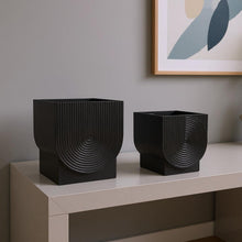 Load image into Gallery viewer, Pot Planters (Set of 2) - Black