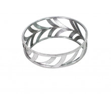 Load image into Gallery viewer, 14" Round Metal Geometric Vanity Tray - Silver