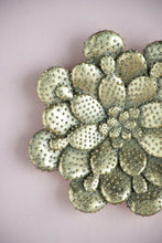 Load image into Gallery viewer, Resin Succulent Wall Plaque