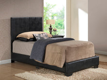 Load image into Gallery viewer, Elegant Platform Bed For Relaxed Spaces