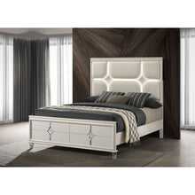 Load image into Gallery viewer, Gwendolyn - Queen Panel Bed With LED Headboard - White