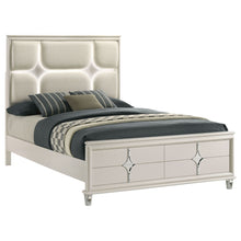 Load image into Gallery viewer, Gwendolyn - Queen Panel Bed With LED Headboard - White