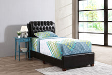 Load image into Gallery viewer, Tufted Upholstered Bed