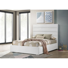 Load image into Gallery viewer, Dulcey - Platform Bed