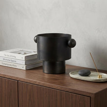 Load image into Gallery viewer, Round Table Vase (729957) - Black