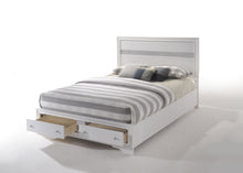 Load image into Gallery viewer, Naima - Elegance Bed