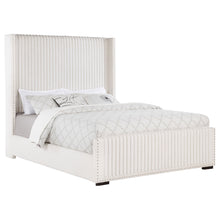 Load image into Gallery viewer, Ian - Upholstered Bed
