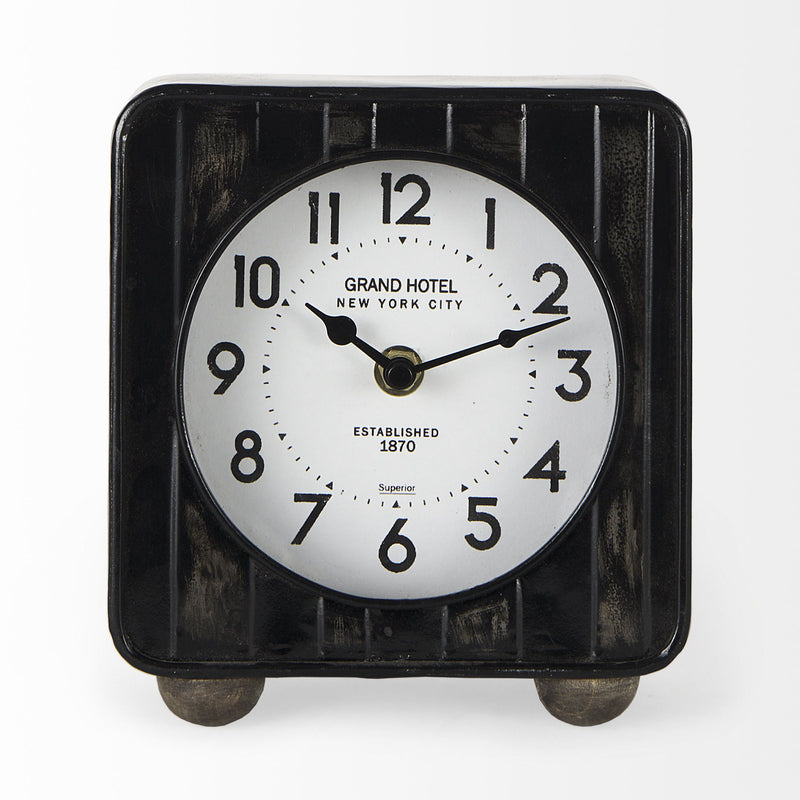 Analog Round Wall Clock (731518) - Black