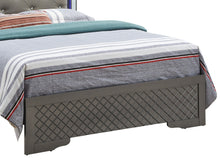 Load image into Gallery viewer, Verona - Full Bed - Metalic Black
