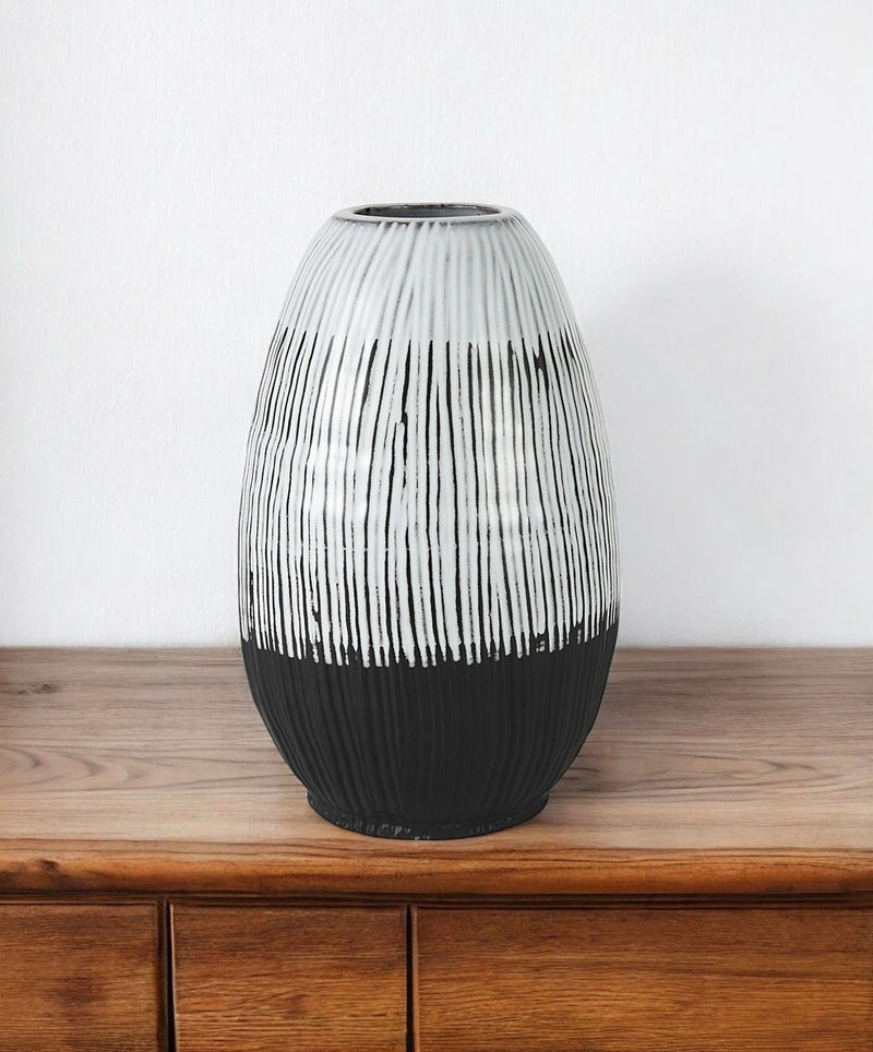 Abstract Cylinder Table Vase (397508) - Black / Gray / White