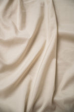 Load image into Gallery viewer, Brushed Hypoallergenic Sheet Set

