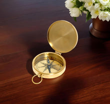 Load image into Gallery viewer, Shiny Compass With Lid - Brass / Marine
