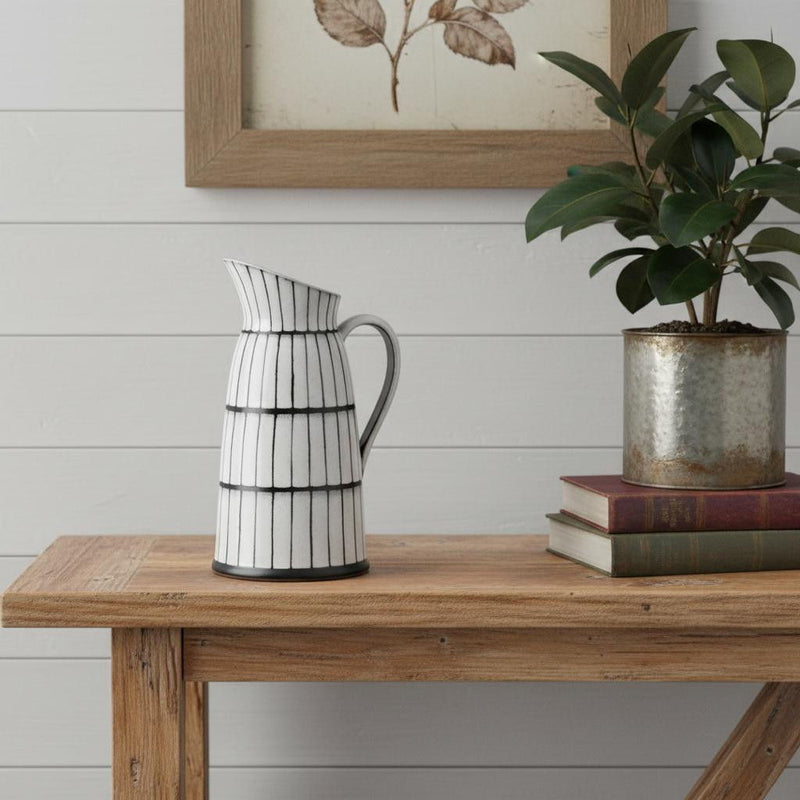 Cylinder Jug Vase With Sculptural Details - Black / White