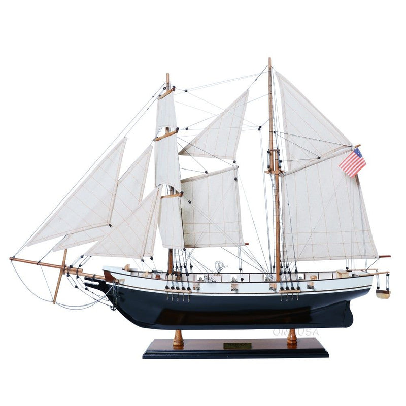 Hand Painted p-Oxybis(benzenesulfonyl hydrazide) Model Boat - Black / White