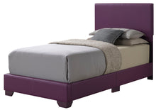 Load image into Gallery viewer, Elegant Platform Bed For Relaxed Spaces
