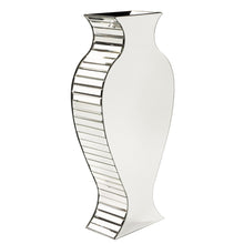 Load image into Gallery viewer, Table Vase - Clear
