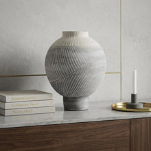 Load image into Gallery viewer, Ombre Round Table Vase (729964) - Gray / White
