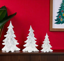 Load image into Gallery viewer, Poly Tabletop Sculpture (Set of 3) - White
