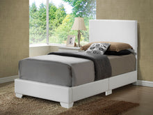 Load image into Gallery viewer, Elegant Platform Bed For Relaxed Spaces
