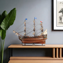 Load image into Gallery viewer, Hand Painted Boat (401848) - Brown
