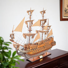 Load image into Gallery viewer, Hand Painted Boat (401851) - Brown
