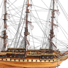 Load image into Gallery viewer, Hand Painted Boat (401916) - Brown
