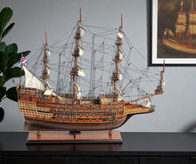 Load image into Gallery viewer, Hand Painted Boat (401925) - Brown
