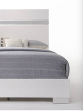 Load image into Gallery viewer, Naima - Elegance Bed
