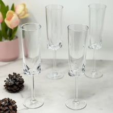Load image into Gallery viewer, Oval Halo Unbreakable Plastic Champagne Flutes (Set of 4), Acrylic Wedding Mimosas Glasses, 4Oz - Clear
