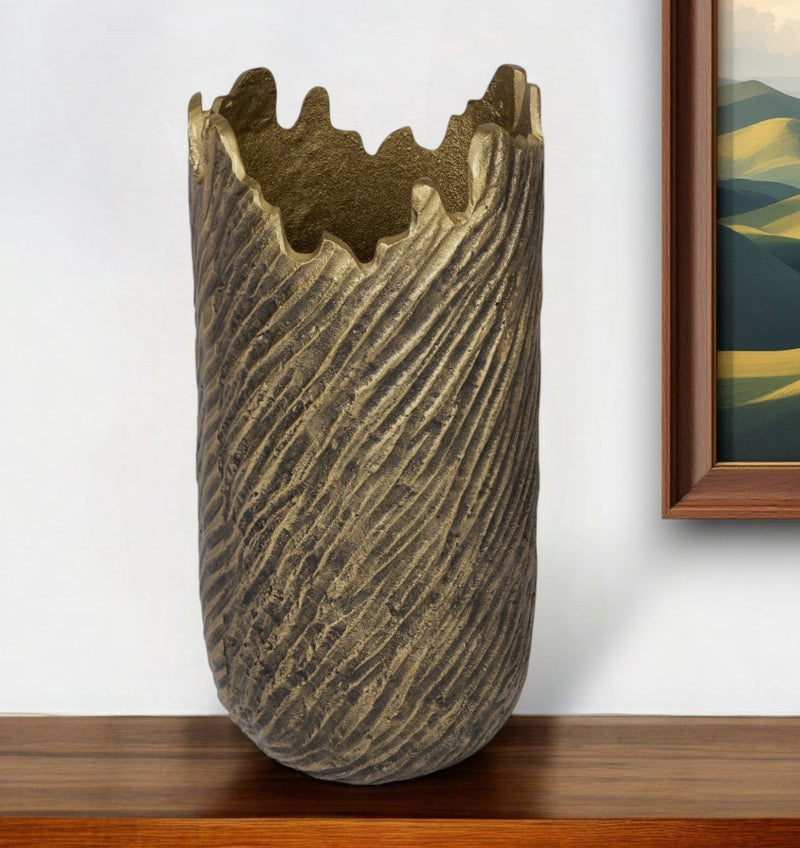 Abstract Table Vase (530277) - Gold