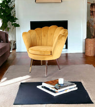 Load image into Gallery viewer, Modern Seashell Accent Chair - Golden
