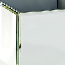 Load image into Gallery viewer, Mirrored Square Table Vases (Set of 6) - Silver
