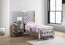 Load image into Gallery viewer, Stylish Contemporary Bed With Minimalist Design
