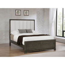 Load image into Gallery viewer, Harbington - Panel Bed
