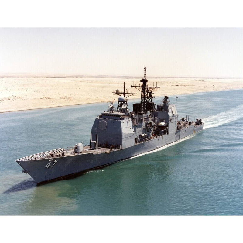 Hand Painted Model Boat (624325) - Gray