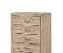 Load image into Gallery viewer, Miquell - Elegant Design Chest
