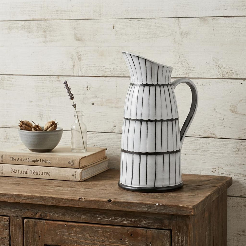 Cylinder Jug Vase With Sculptural Details - Black / White