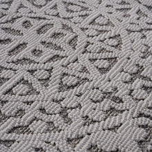 Load image into Gallery viewer, Guros - 4' X 6' Medallion Indoor / Outdoor Area Rug - Gray / White
