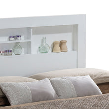 Load image into Gallery viewer, Bed With Transitional Design Stylish
