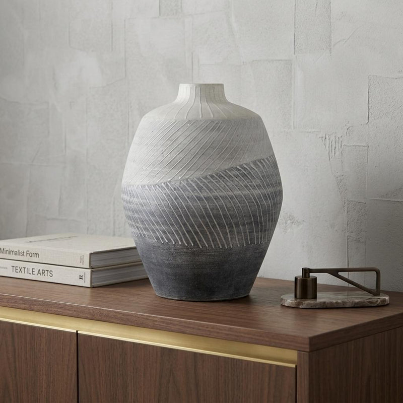 Ombre Round Table Vase (729963) - Gray / White