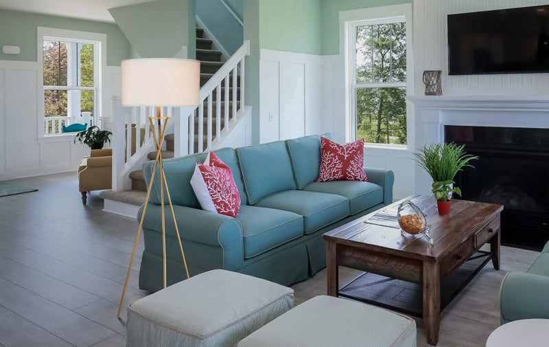 Minimalist Metal Floor Lamp - Gold