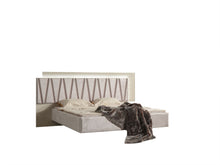 Load image into Gallery viewer, Delfano Modern Style King Bed Made with Wood in Beige
