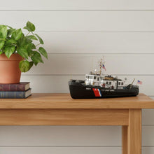Load image into Gallery viewer, Hand Painted Model Boat (624423) - Black / White
