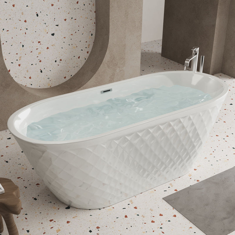 Freestanding Bathtub With Diamond Pattern Design